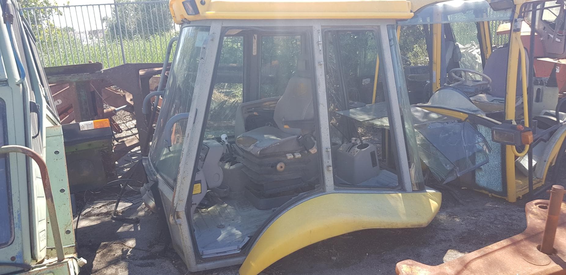 Cabina JCB — imagem 4