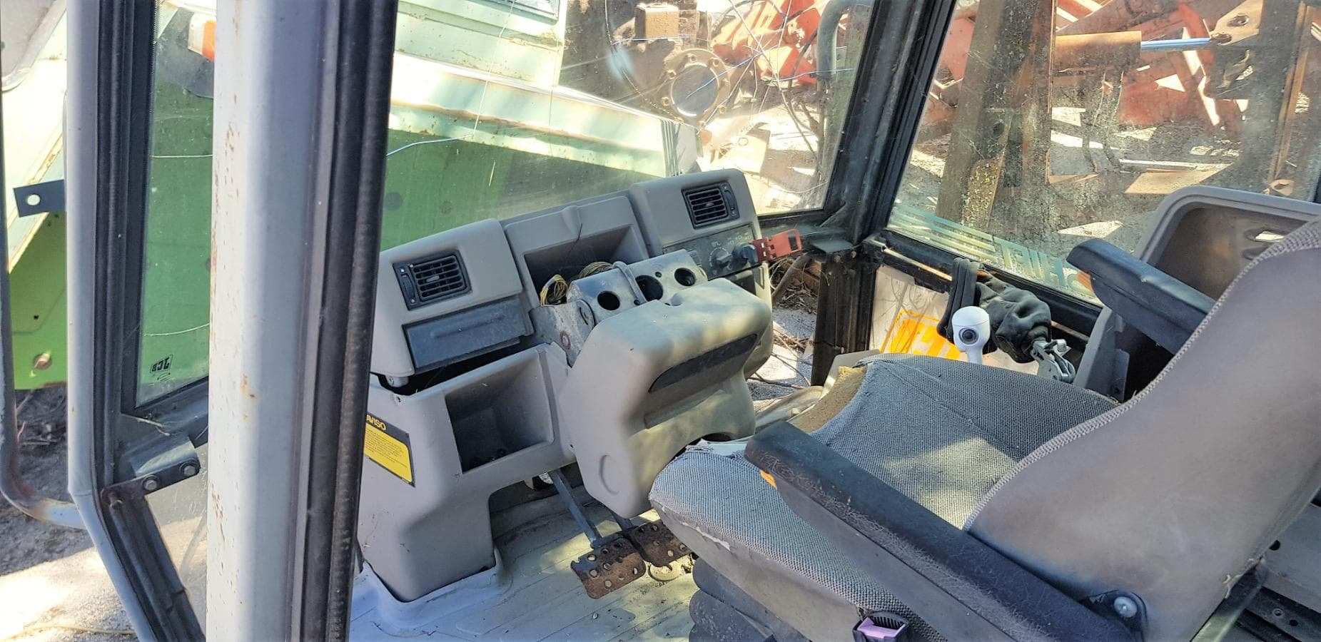Cabina JCB — imagem 9