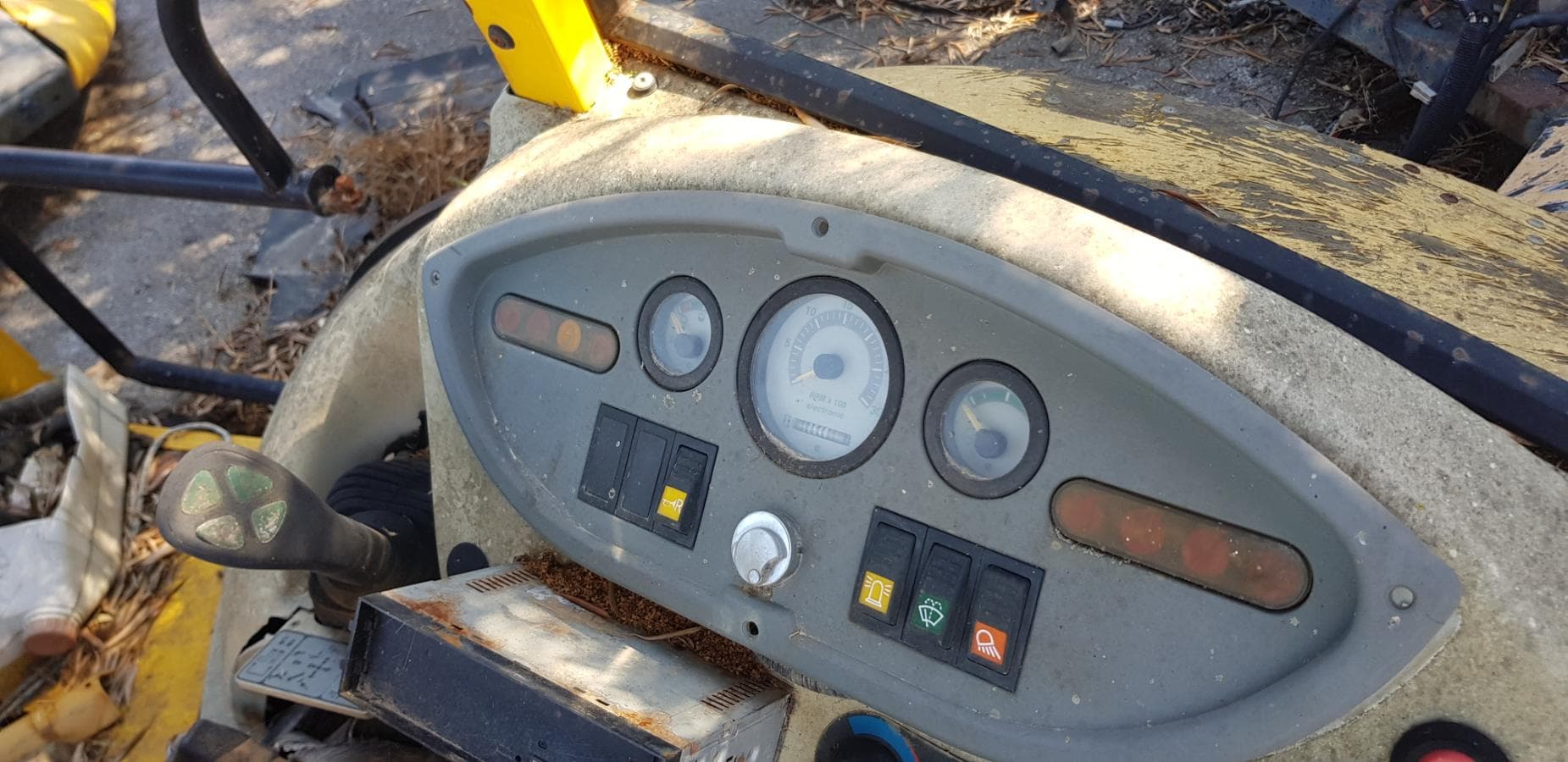 Cabina Komatsu — imagem 7