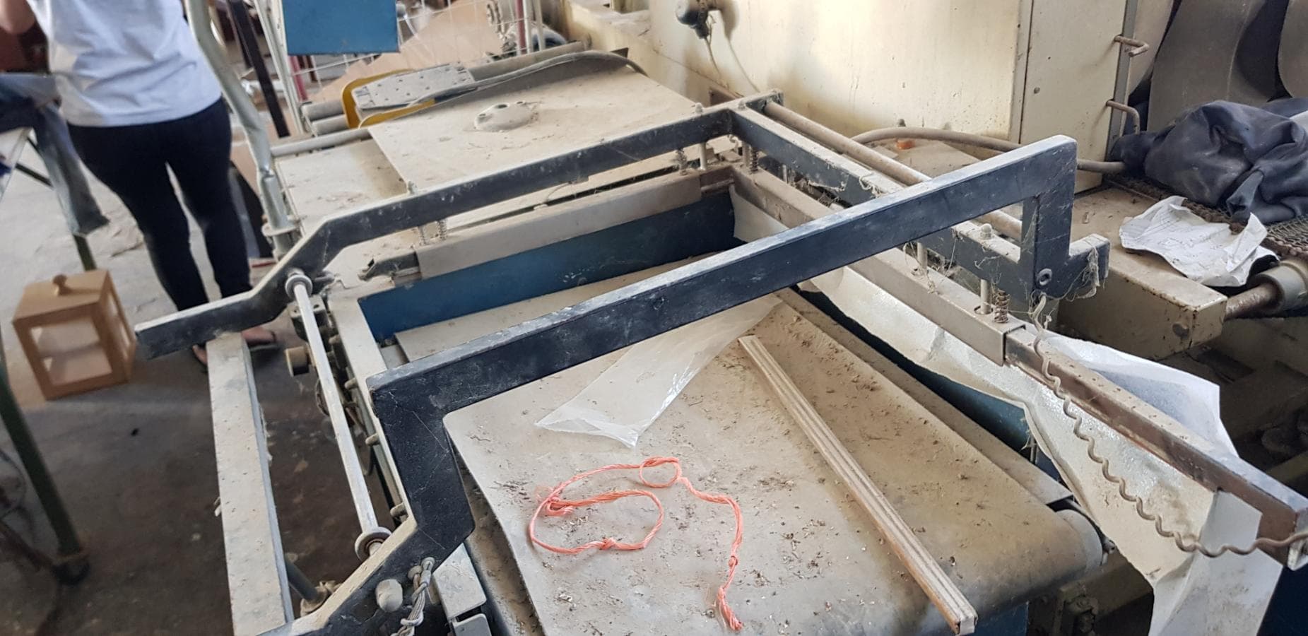 Maquina soldadora y tuneladora para plástico — imagen 2
