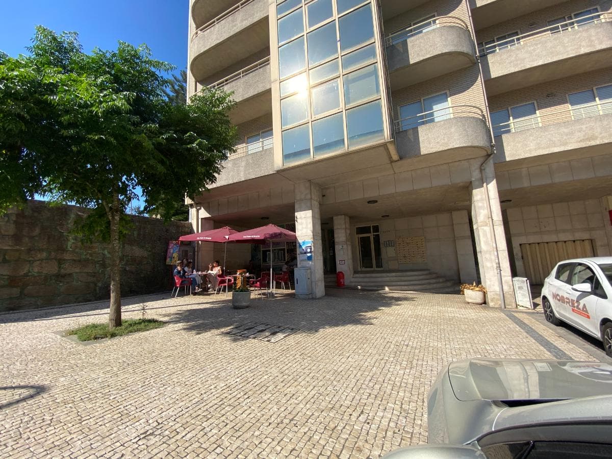 Loja · Vila Nova de Gaia — image 2