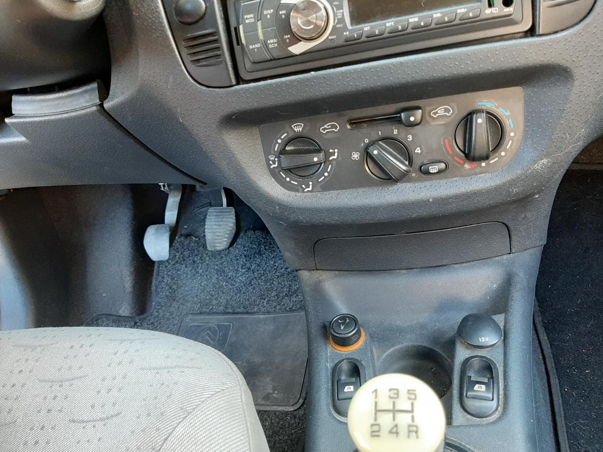 Citroën C3 1.1 i · Ano 2003 — imagen 17