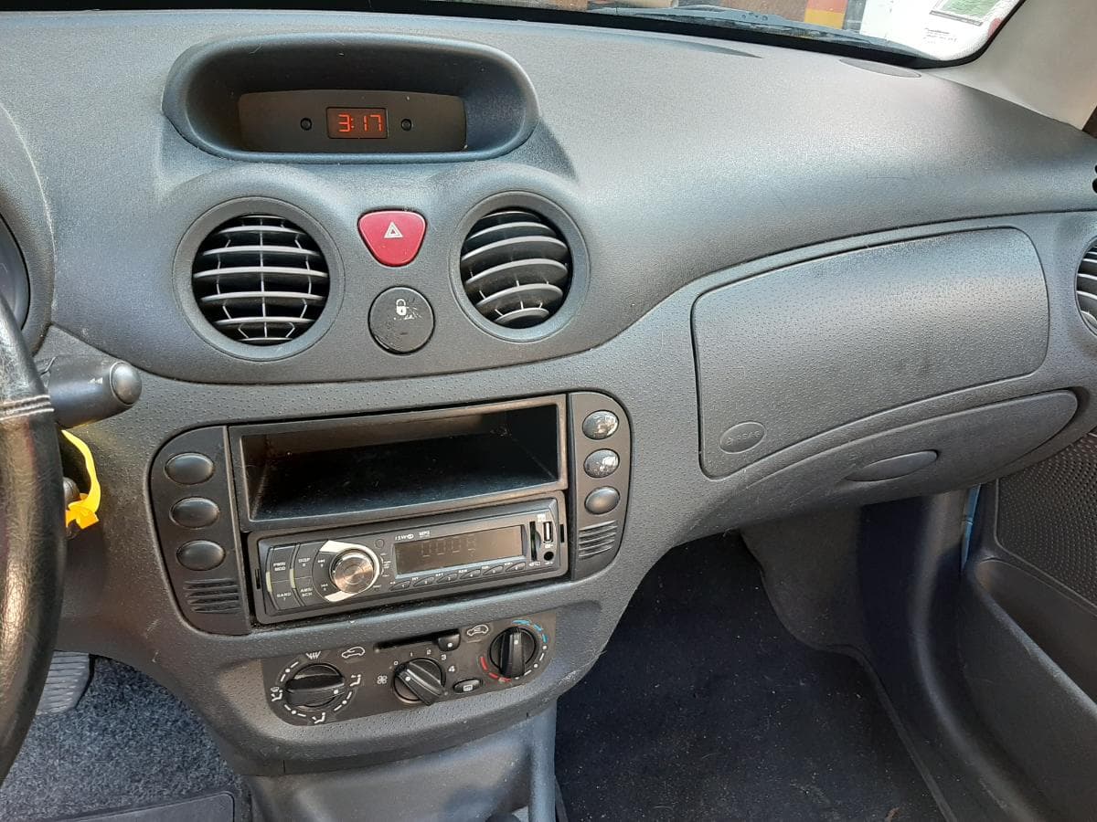 Citroën C3 1.1 i · Ano 2003 — imagen 18