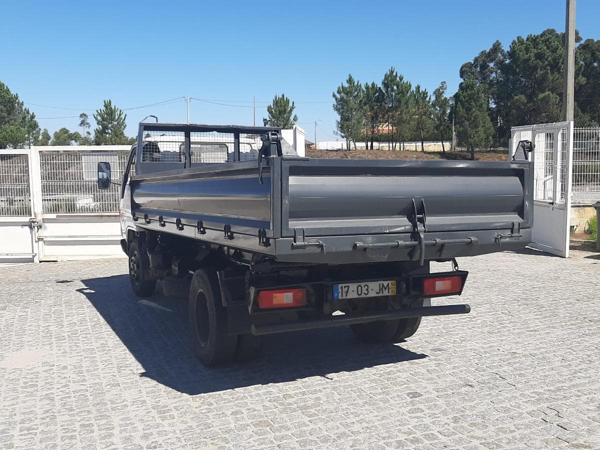 Toyota Dyna 280 · Tribasculante · Ano 1998 — imagem 4