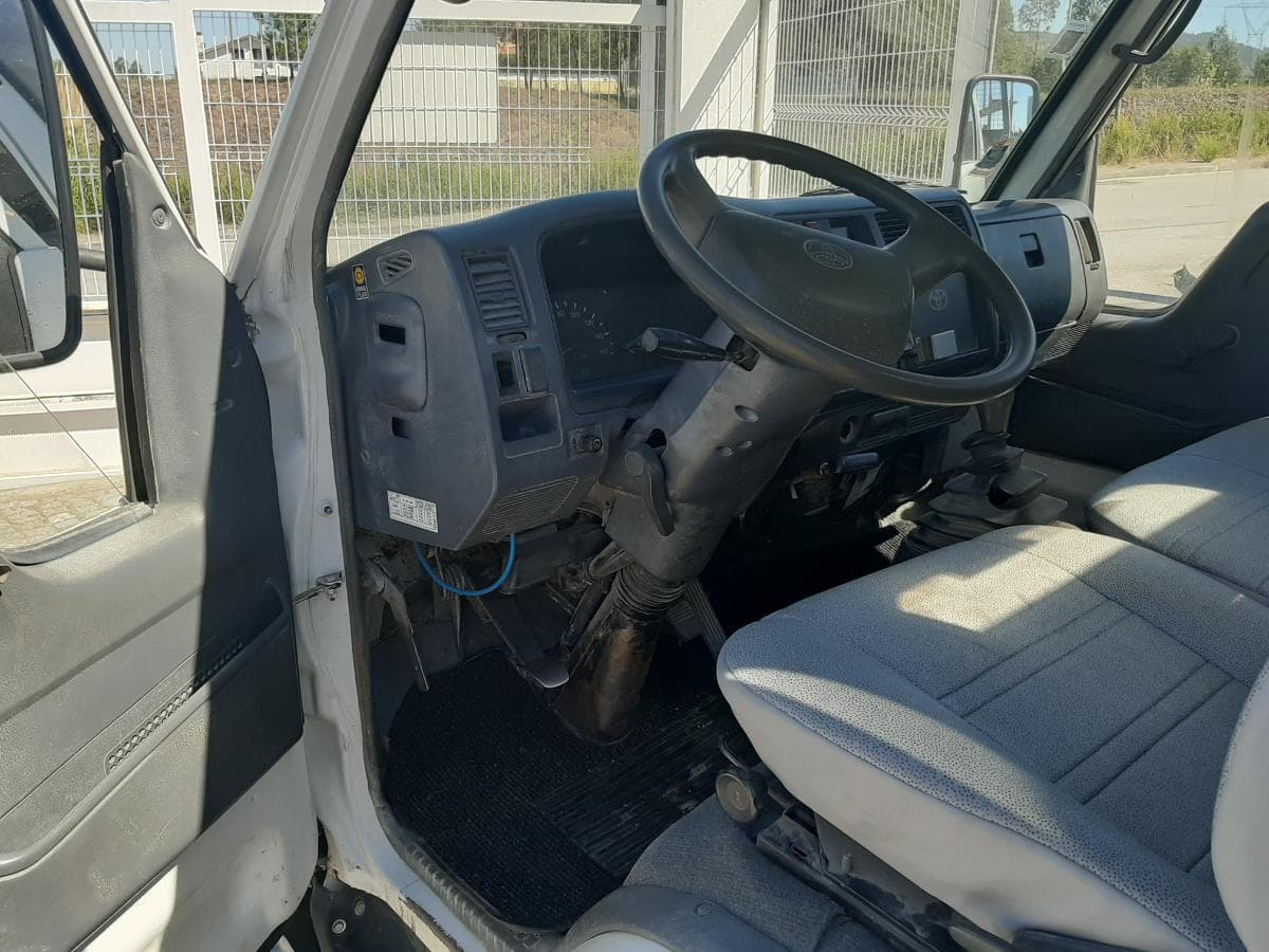 Toyota Dyna 280 · Tribasculante · Ano 1998 — imagem 12
