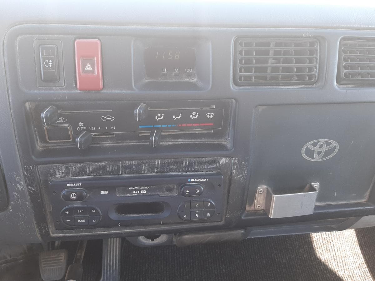 Toyota Dyna 280 · Tribasculante · Ano 1998 — imagem 18