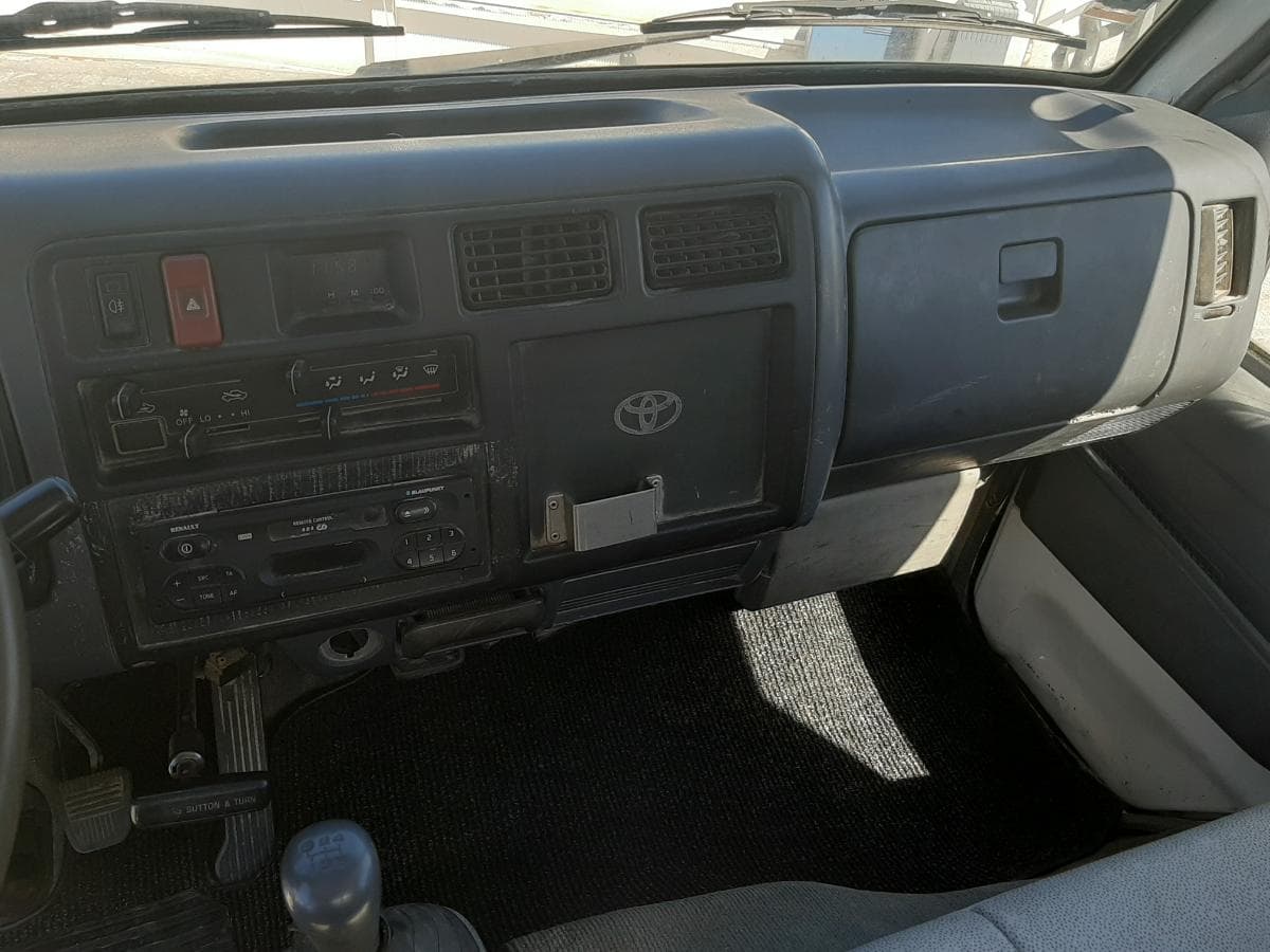 Toyota Dyna 280 · Tribasculante · Ano 1998 — imagem 19
