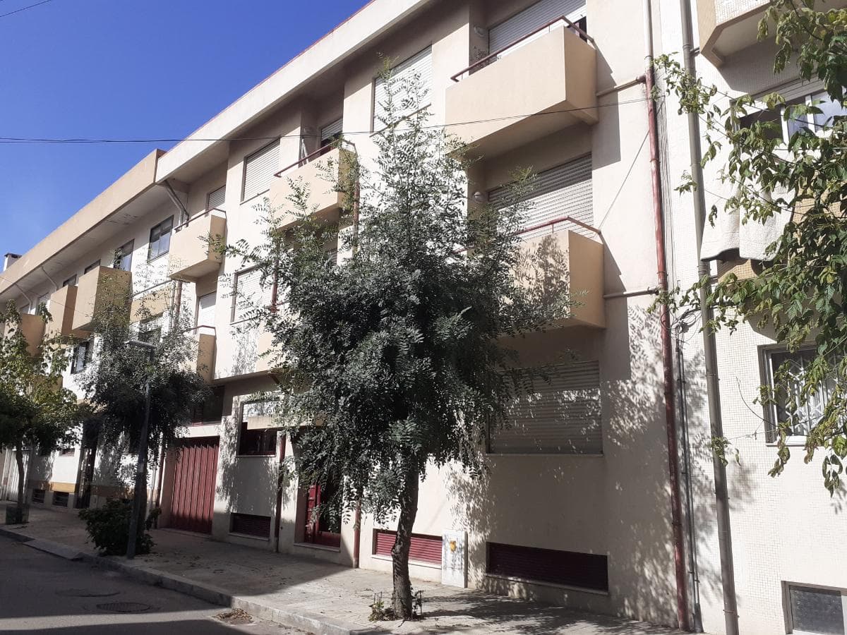 Apartamento T2 c/ Lugar de Garagem · Espinho — imagem 1
