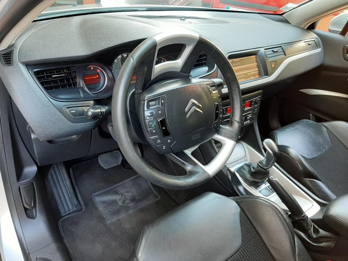 Citroën C5 Tourer HDI · Ano 2012 — imagem 13