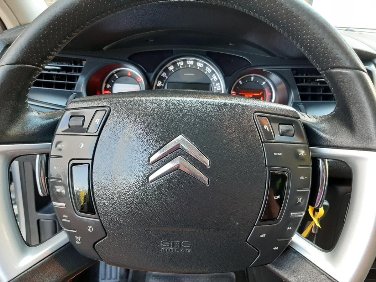Citroën C5 Tourer HDI · Ano 2012 — imagem 23