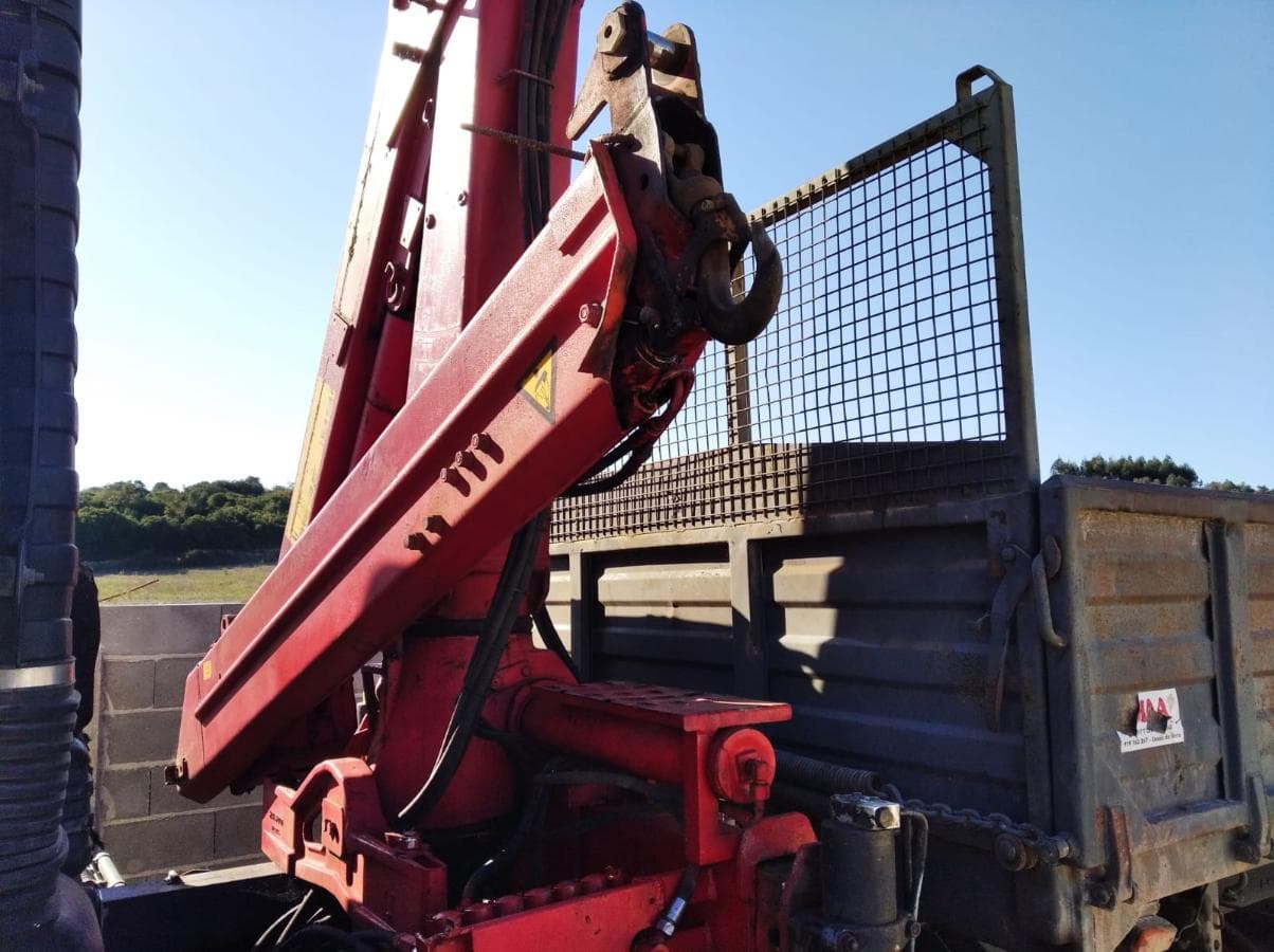 Veículo Volvo com Grua — imagen 3