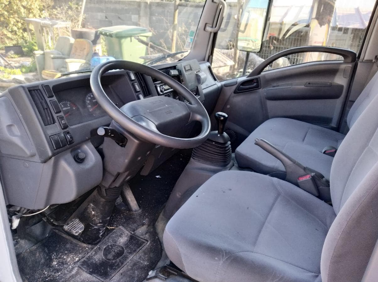 Veículo Isuzu Frigorífico — image 6