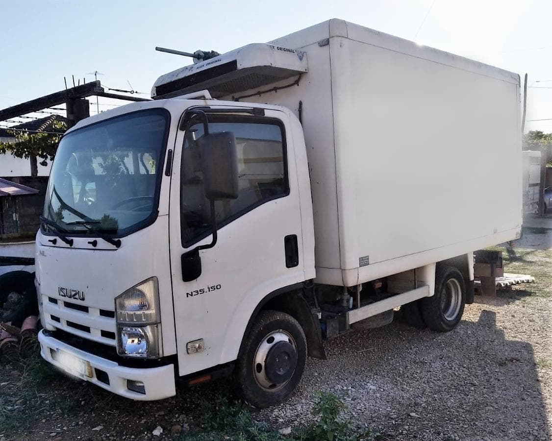 Veículo Isuzu Frigorífico — image 1