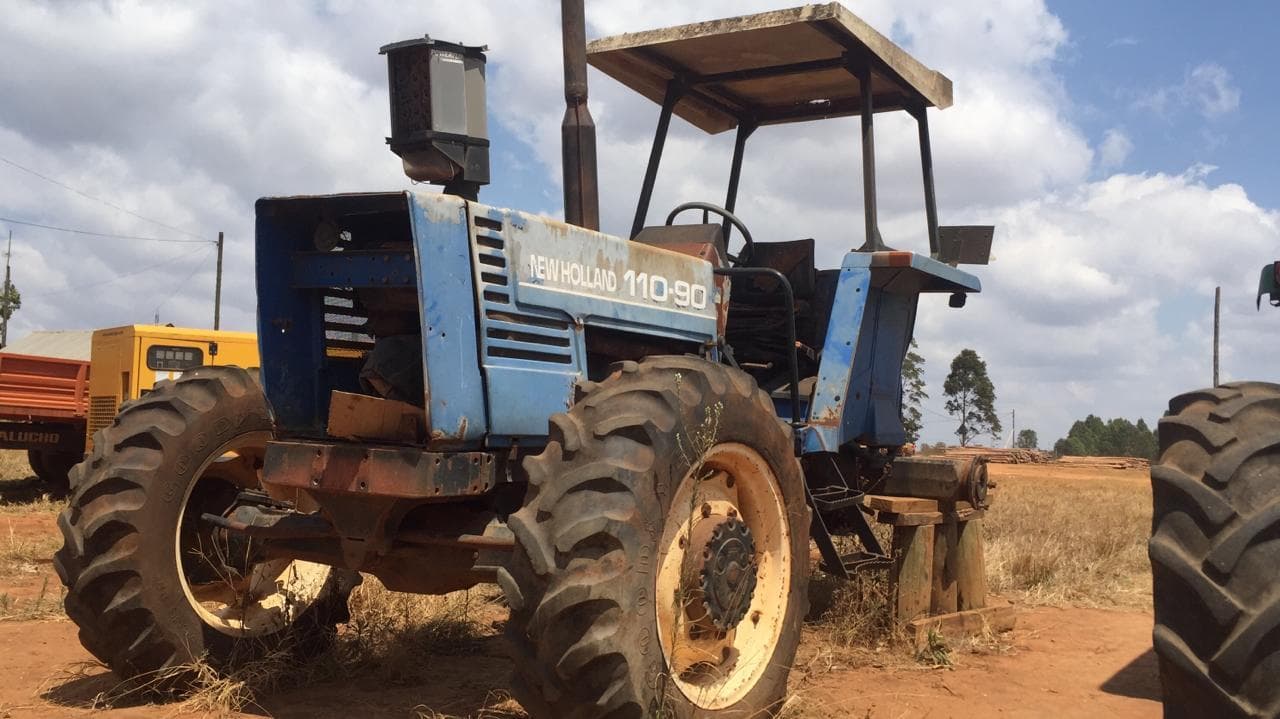 Trator, New Holland 110-90  · — imagem 8