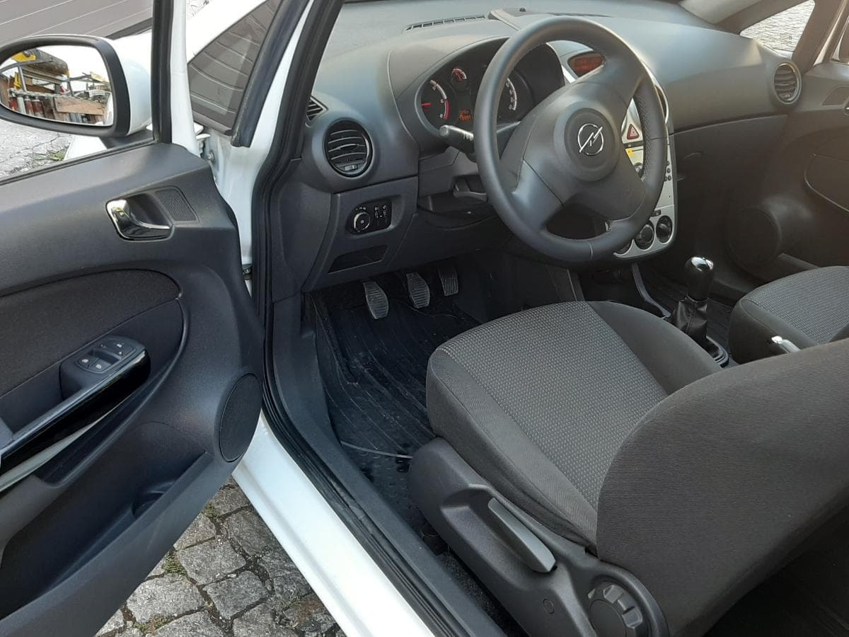 Opel Corsa 1.3 CDTI · Ano 2013 — imagem 8