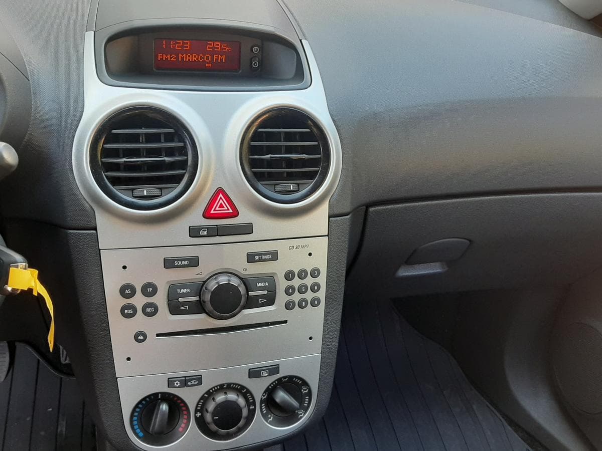 Opel Corsa 1.3 CDTI · Ano 2013 — imagem 10
