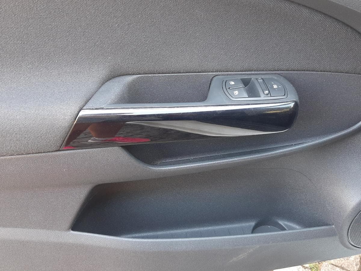 Opel Corsa 1.3 CDTI · Ano 2013 — imagem 13
