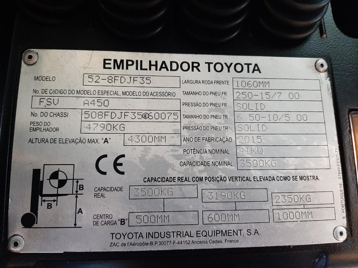 Empilhador Toyota 35 · Ano 2015 — imagem 14