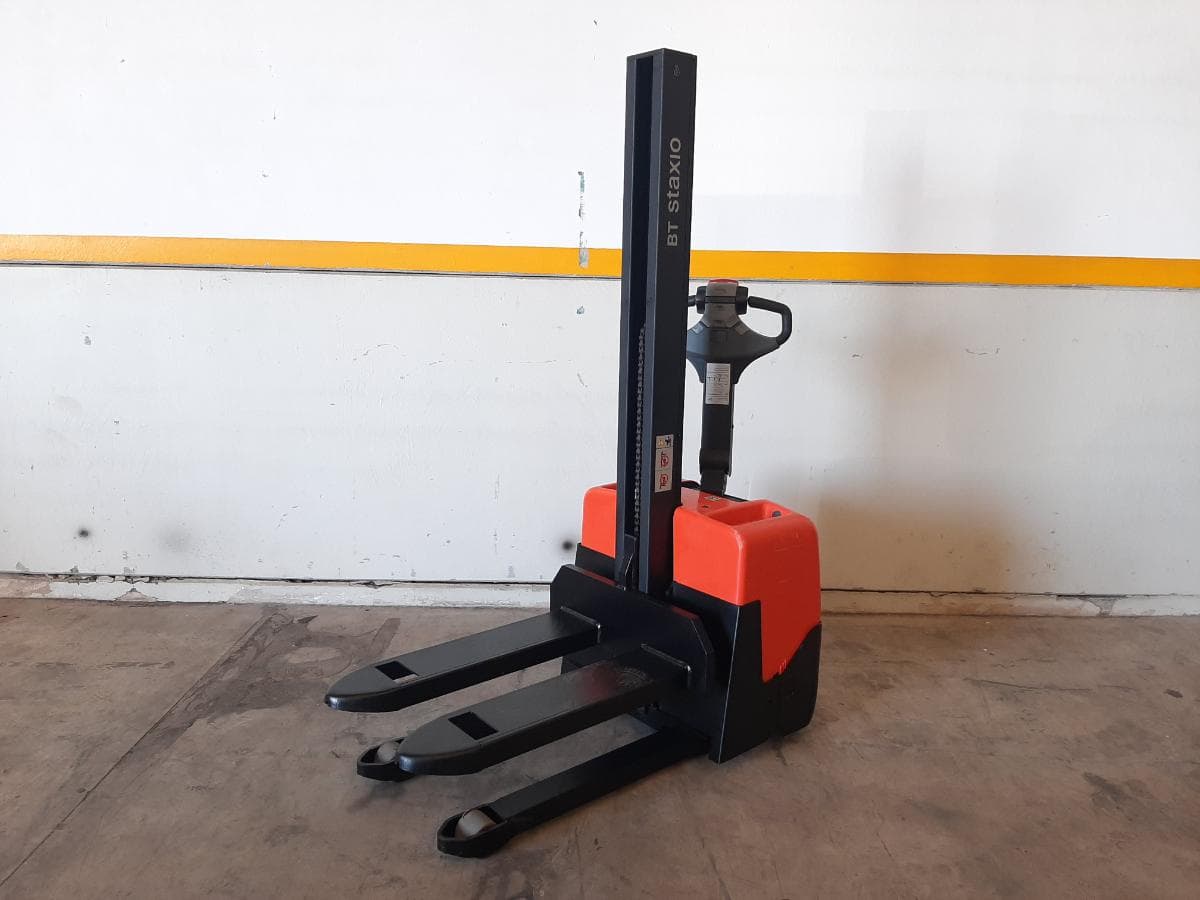 Stacker BT HWE 100 · Ano 2015 — image 1