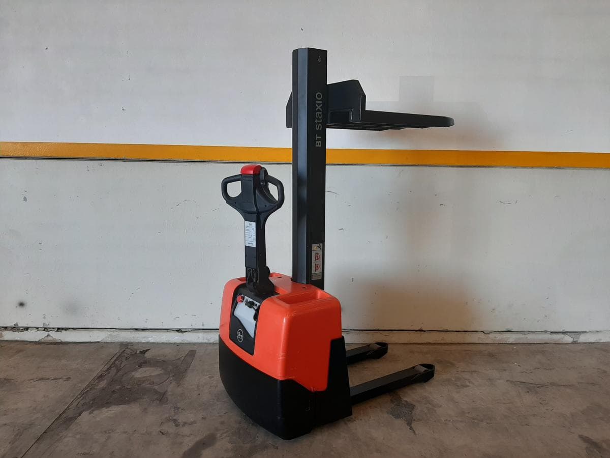 Stacker BT HWE 100 · Ano 2015 — image 4