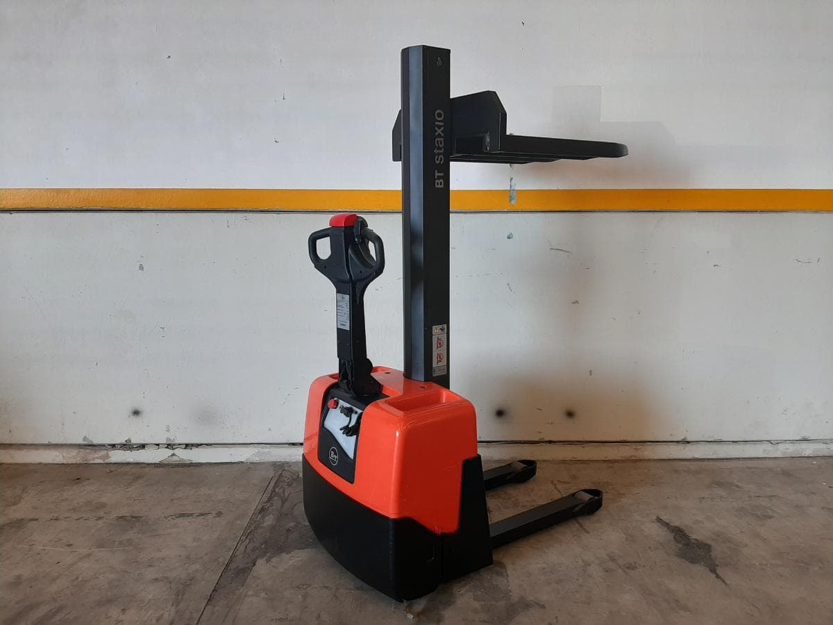 Stacker BT HWE 100 · Ano 2015 — imagen 4