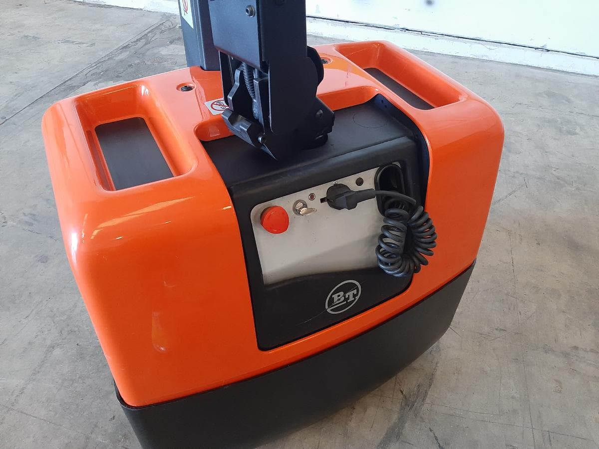 Stacker BT HWE 100 · Ano 2015 — imagem 5