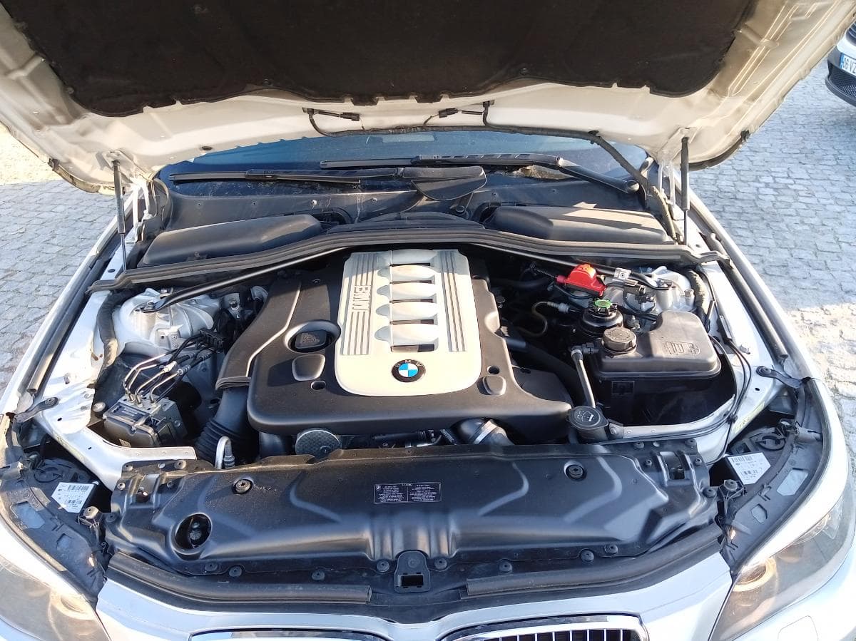 BMW 525D · Ano 2008 — imagem 11