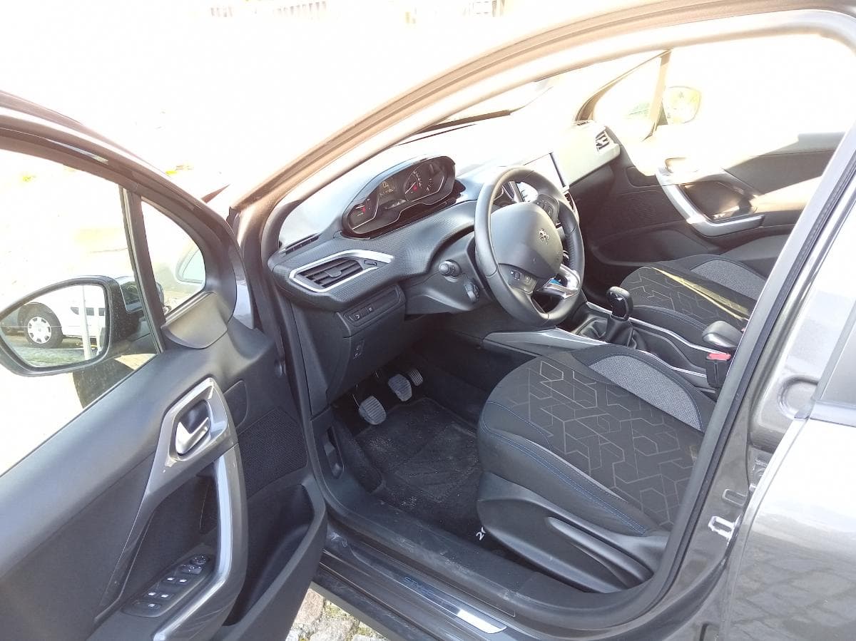 Peugeot 2008 · Ano 2019 — imagen 13