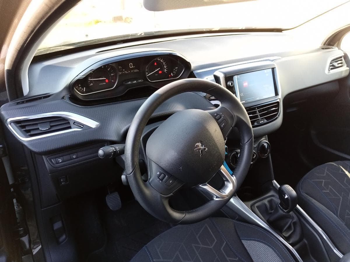 Peugeot 2008 · Ano 2019 — imagen 17