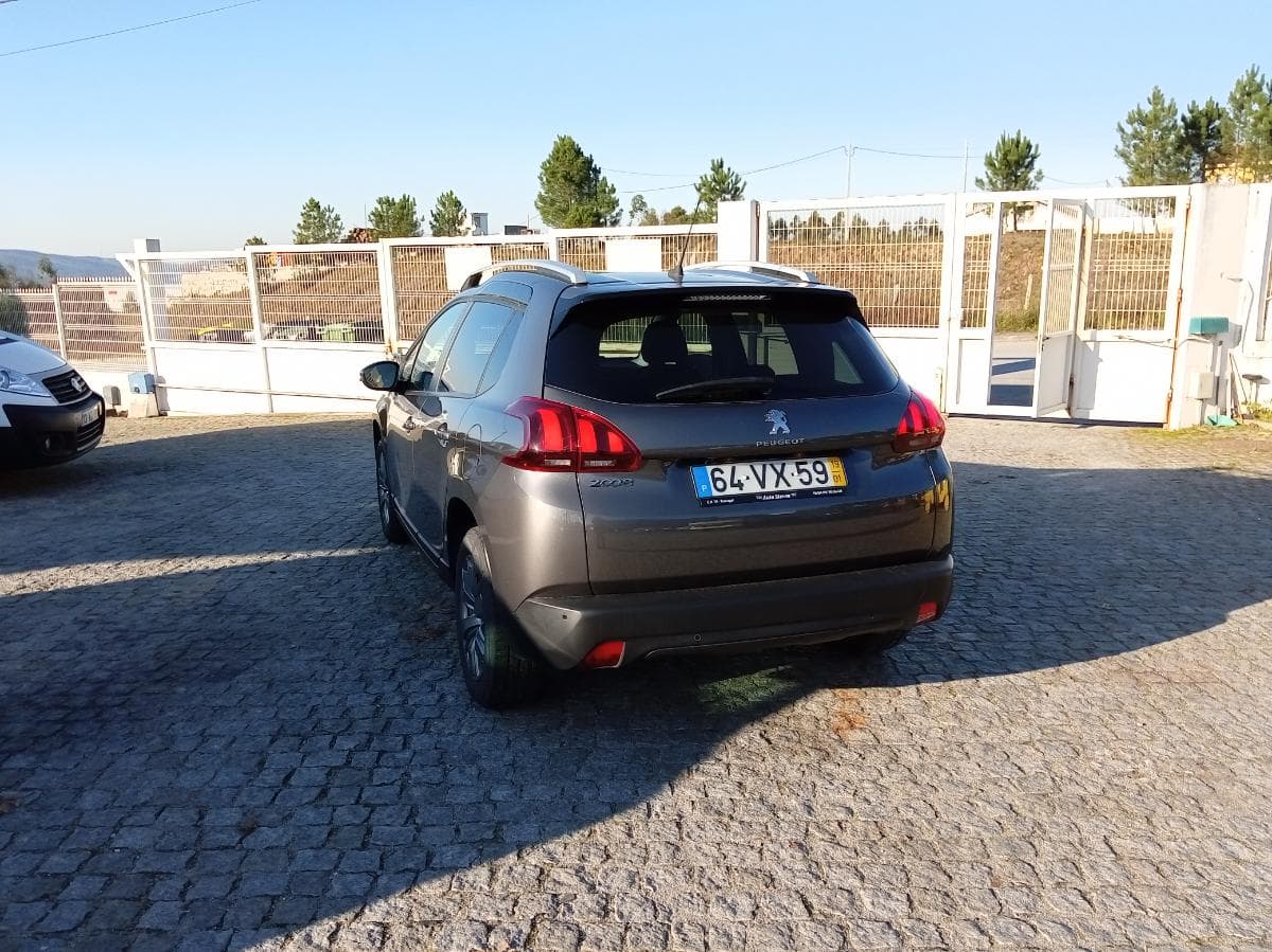 Peugeot 2008 · Ano 2019 — imagen 6