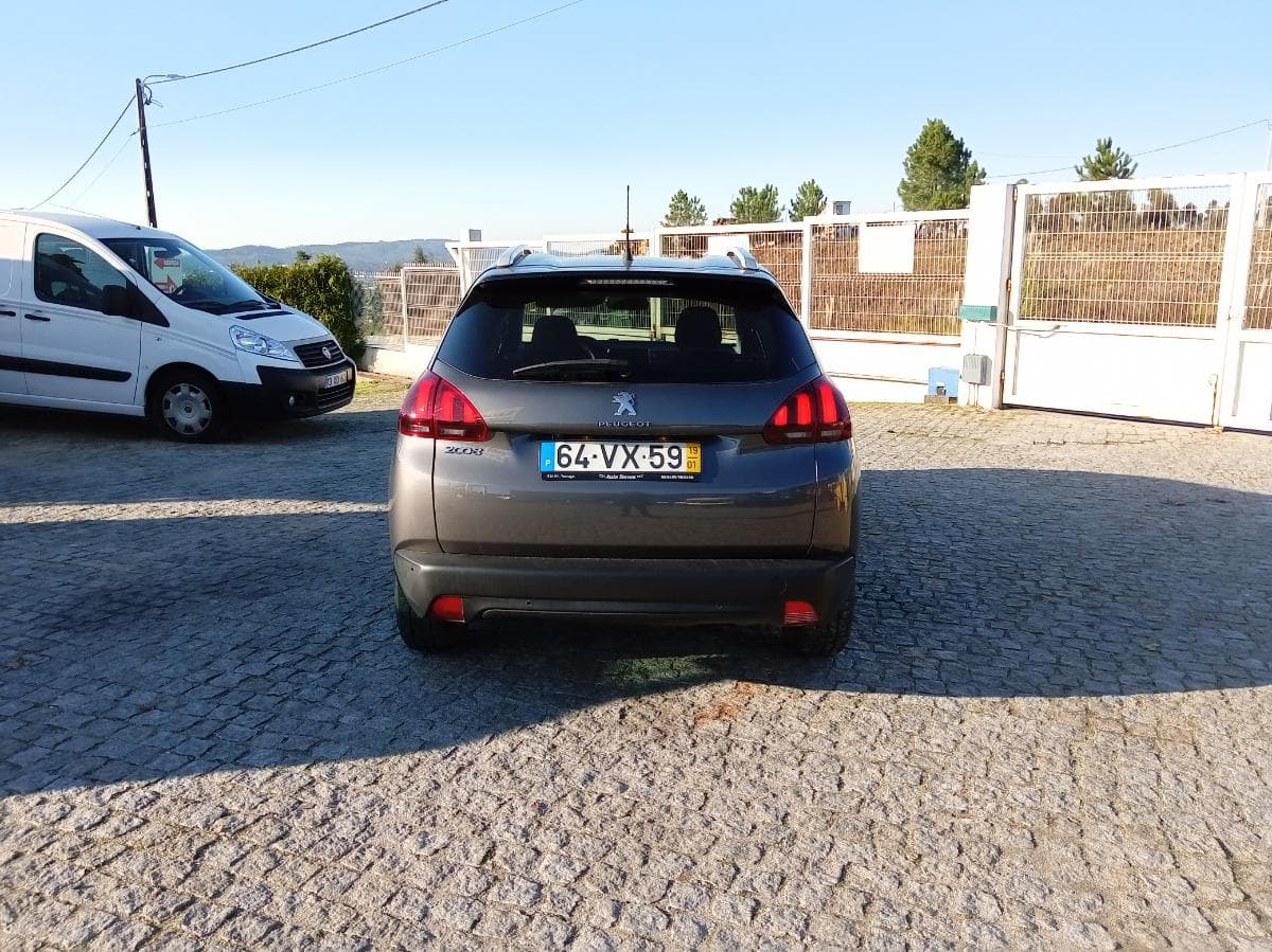 Peugeot 2008 · Ano 2019 — imagen 5