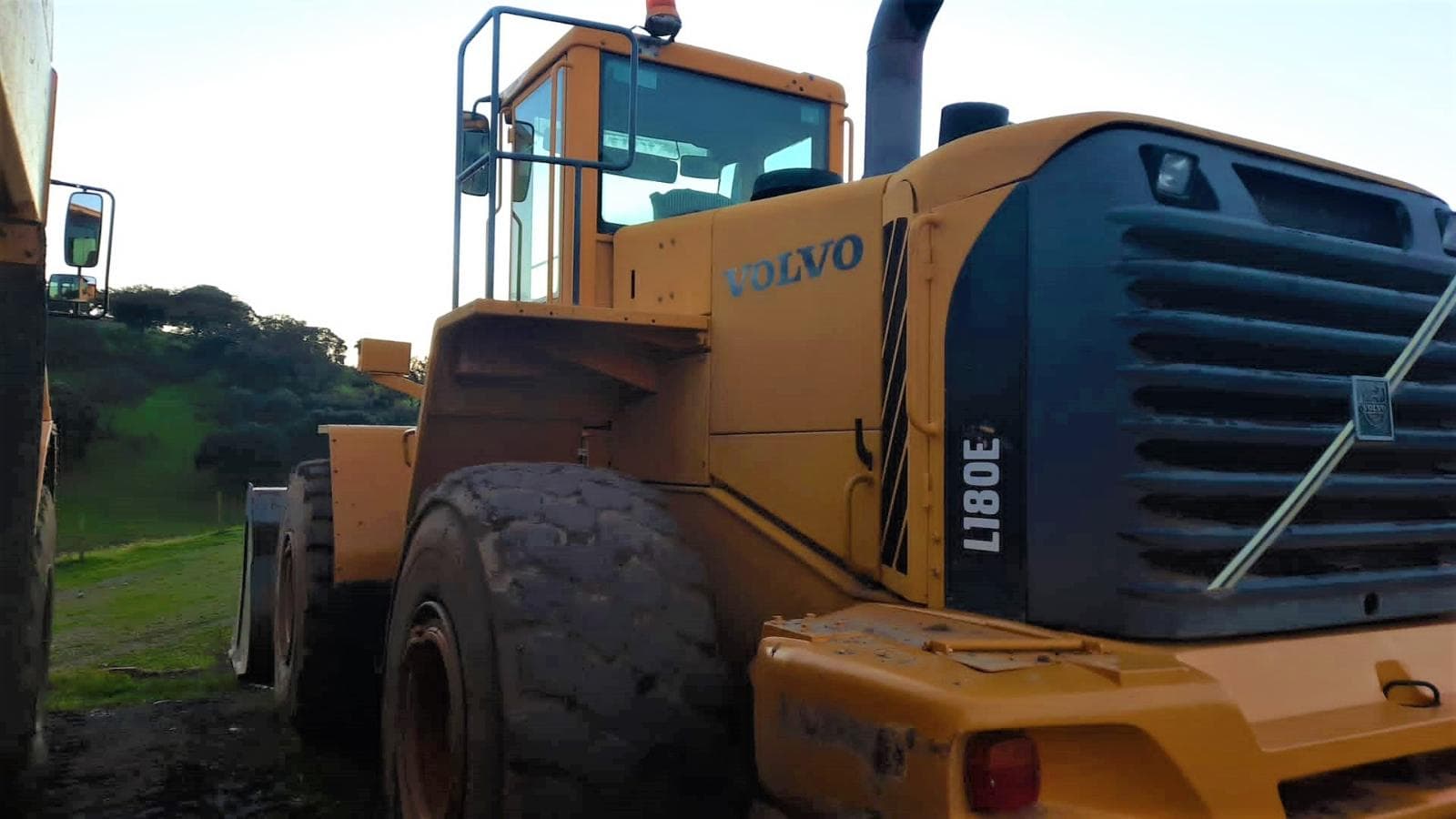 ESPANHA · Pala cargadora Volvo  L180E — imagem 3