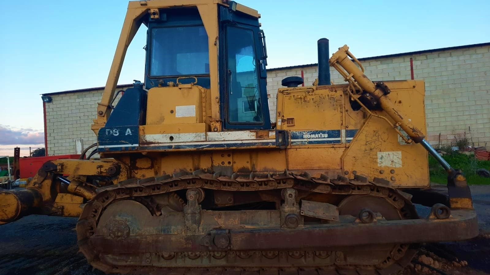 ESPANHA · Bulldocer D85 A — imagem 3