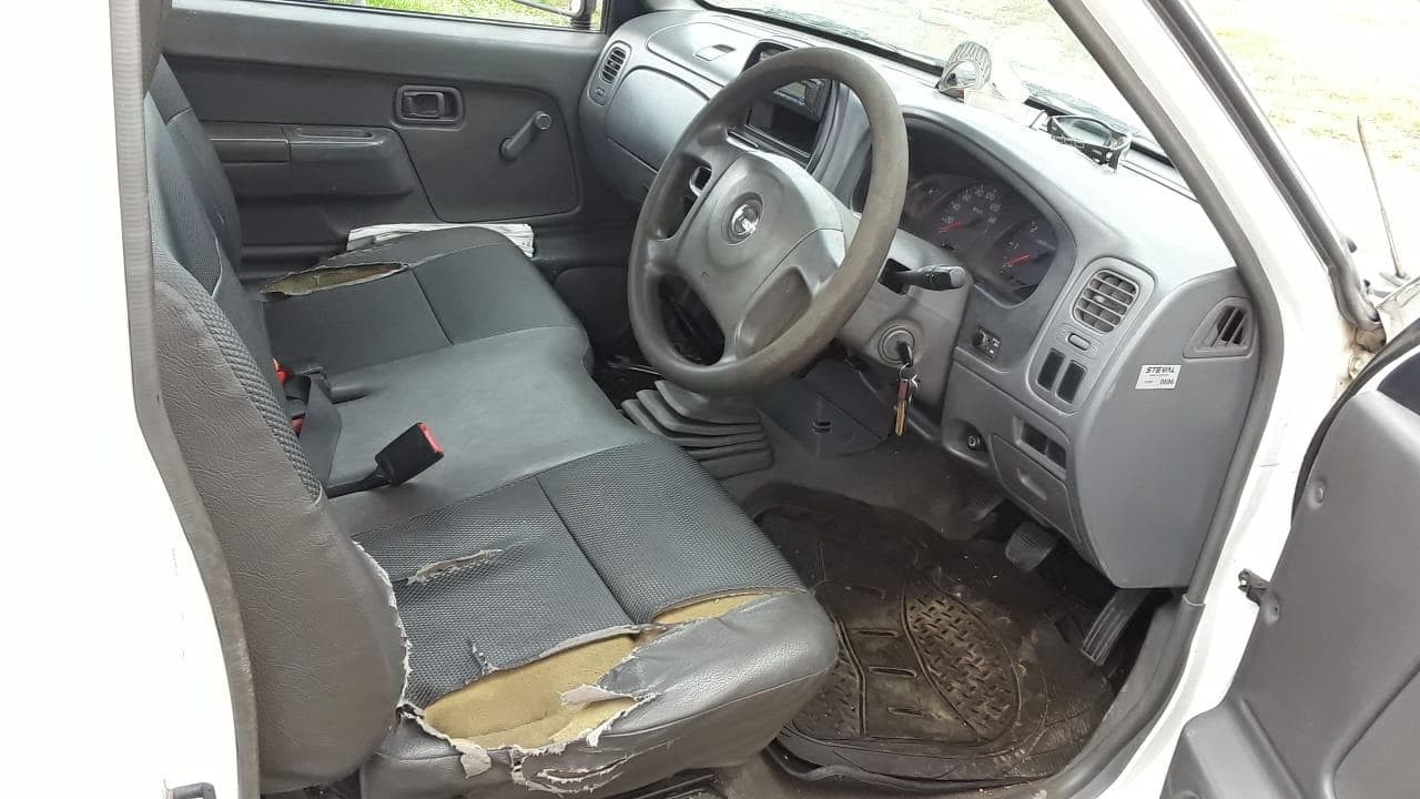 Nissan Hardbody · — imagem 6