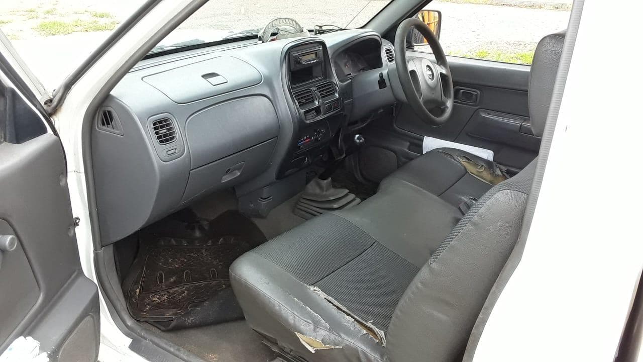 Nissan Hardbody · — imagem 8