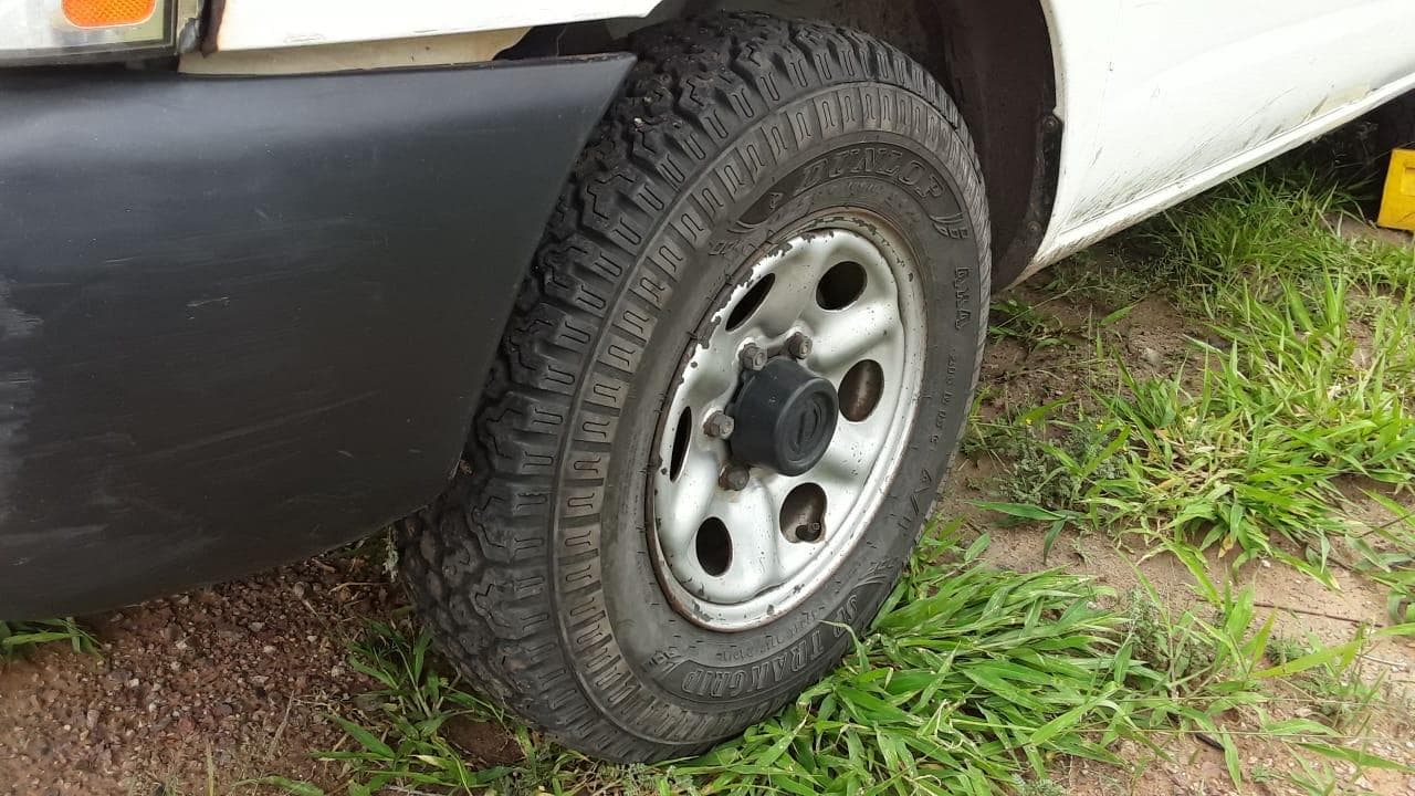 Nissan Hardbody · — imagem 9