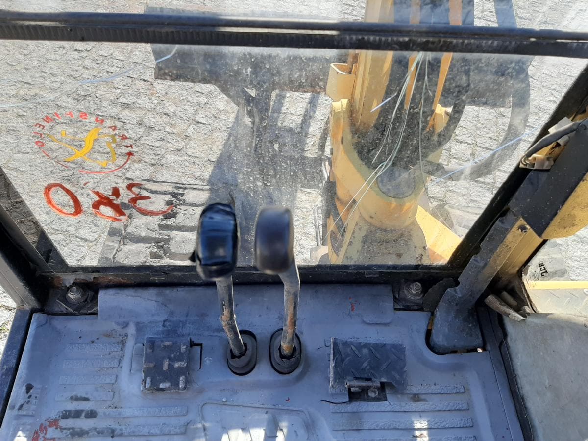 Mini Giratória JCB 8040 · Ano 2000 — imagem 9