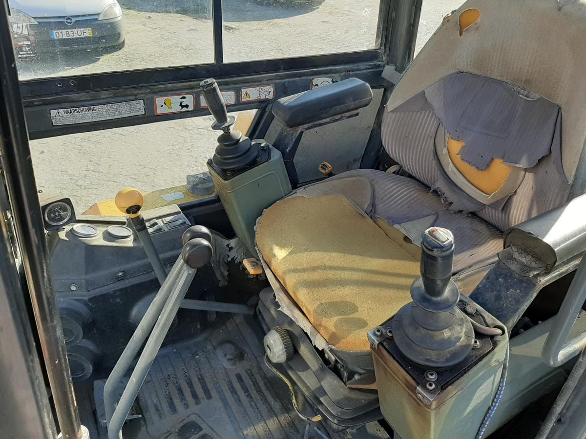 Mini Giratória JCB 803 — imagen 9