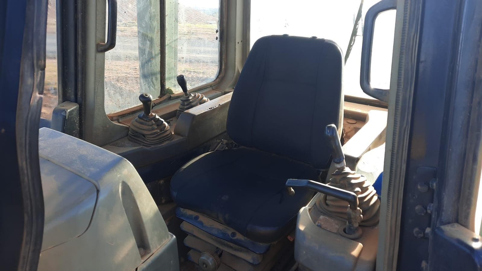 ESPANHA · Bulldocer D65EX — imagem 4