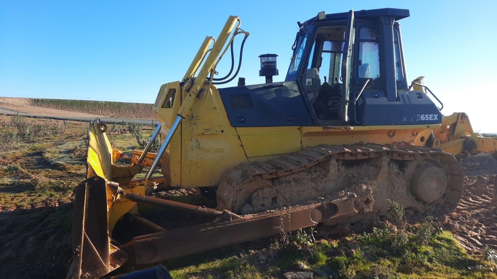 ESPANHA · Bulldocer D65EX