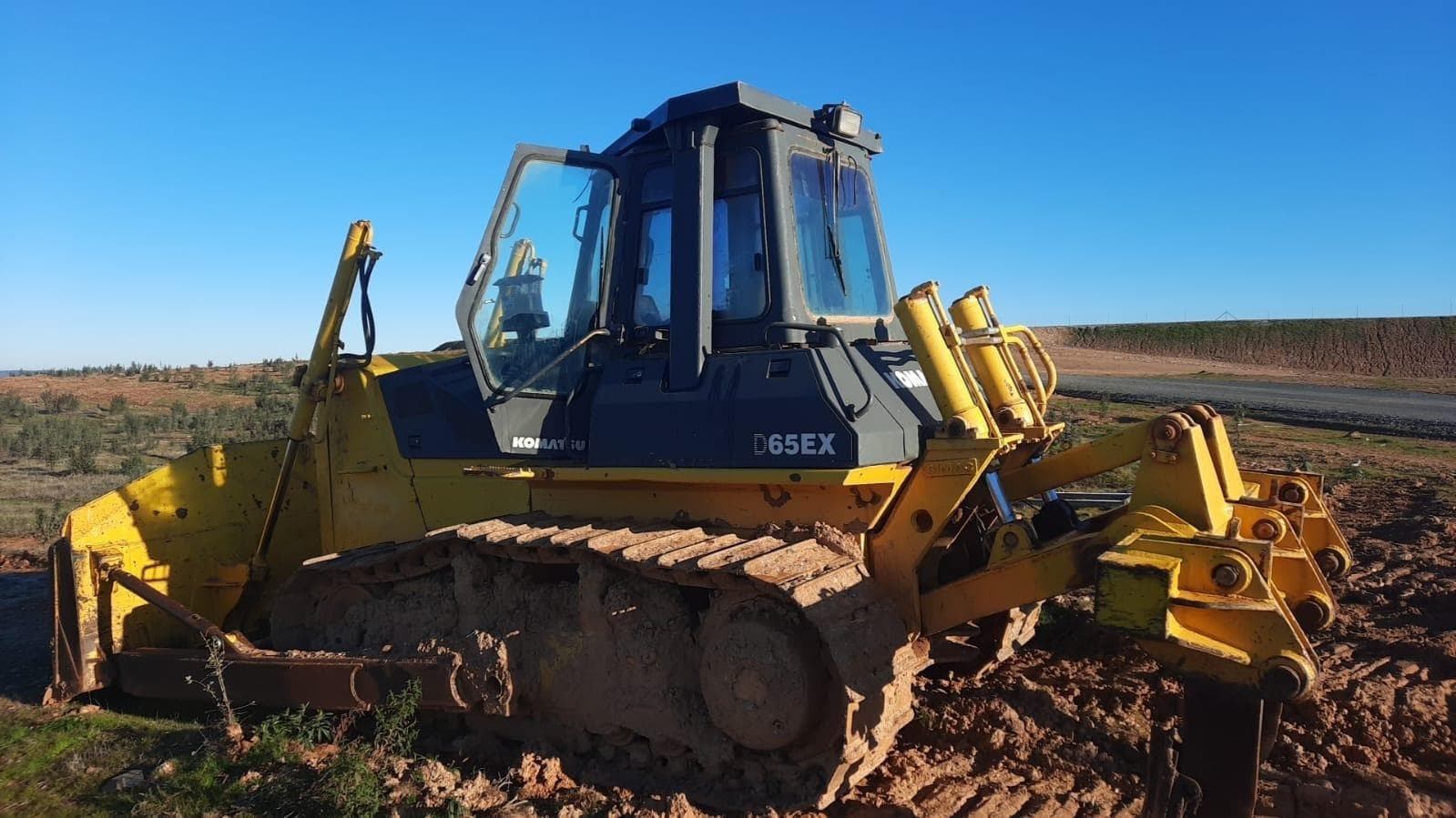 ESPANHA · Bulldocer D65EX — imagem 2