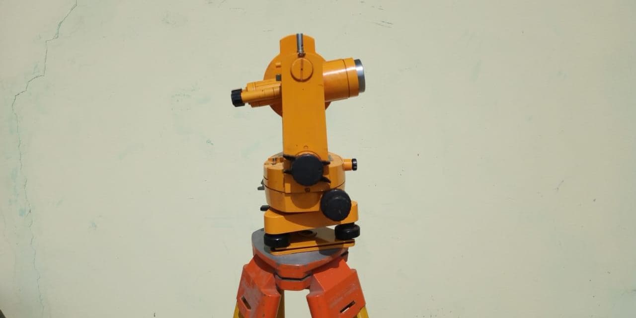 Máquina topográfica  · — imagem 5