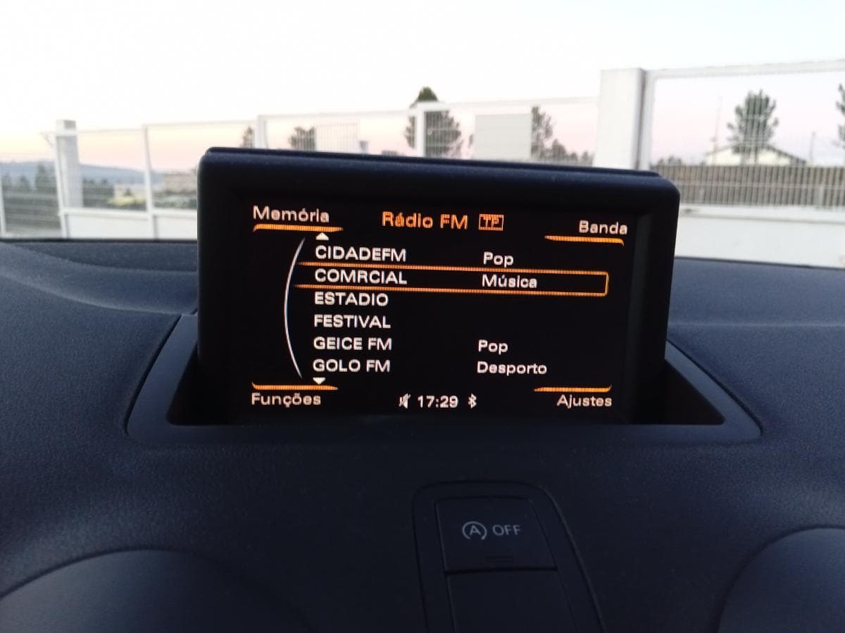 Audi A1 1.6 TDi · Ano 2013 — imagen 13