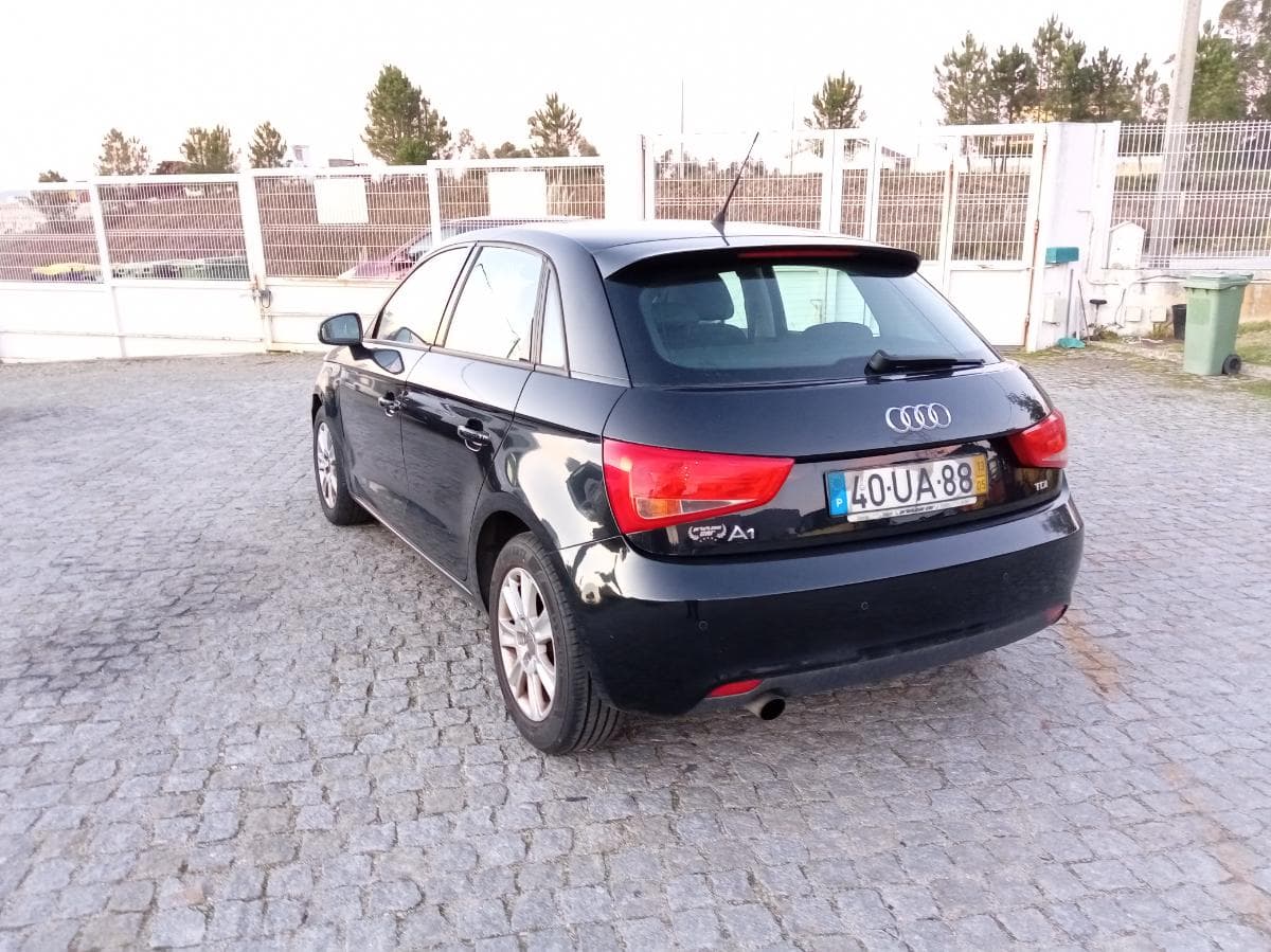 Audi A1 1.6 TDi · Ano 2013 — imagen 4
