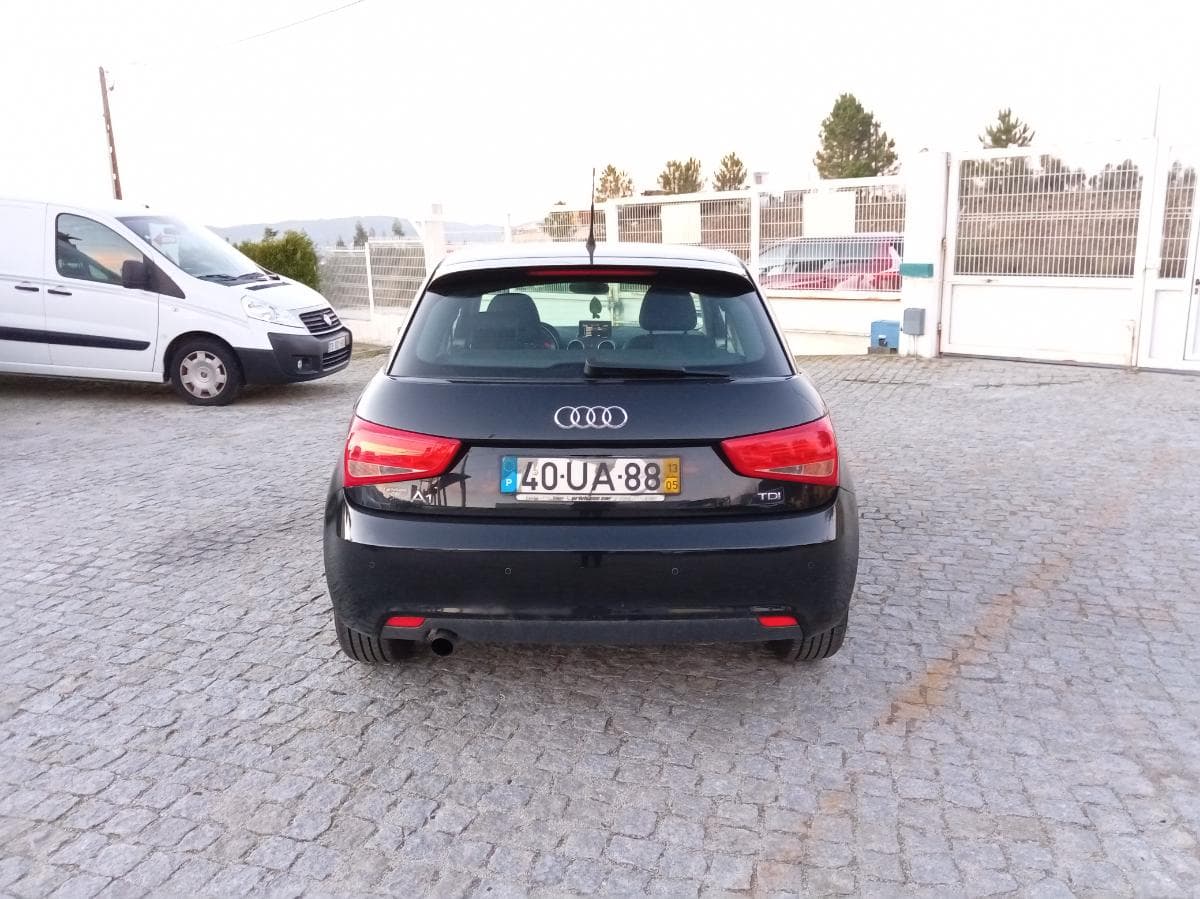 Audi A1 1.6 TDi · Ano 2013 — imagen 5