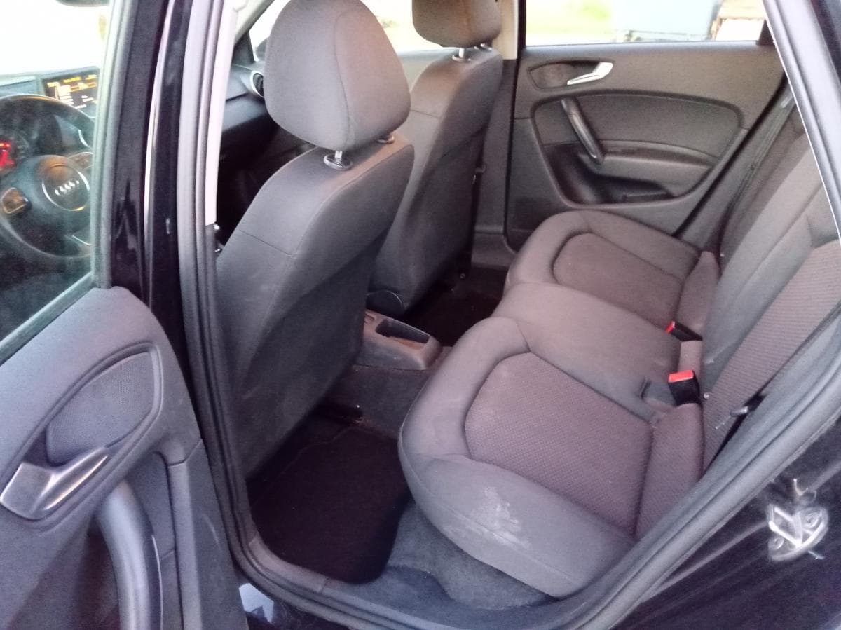Audi A1 1.6 TDi · Ano 2013 — imagen 21