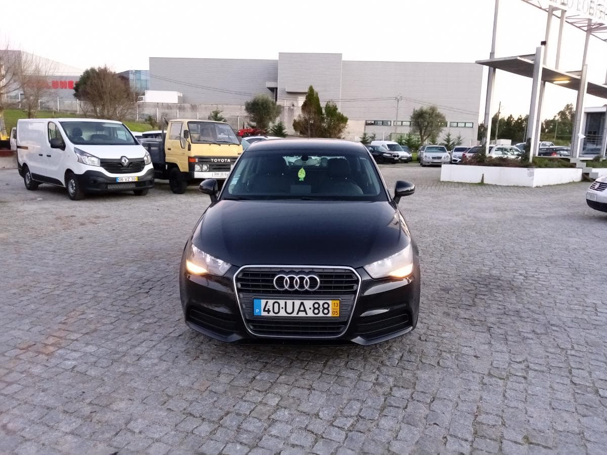 Audi A1 1.6 TDi · Ano 2013 — imagen 2