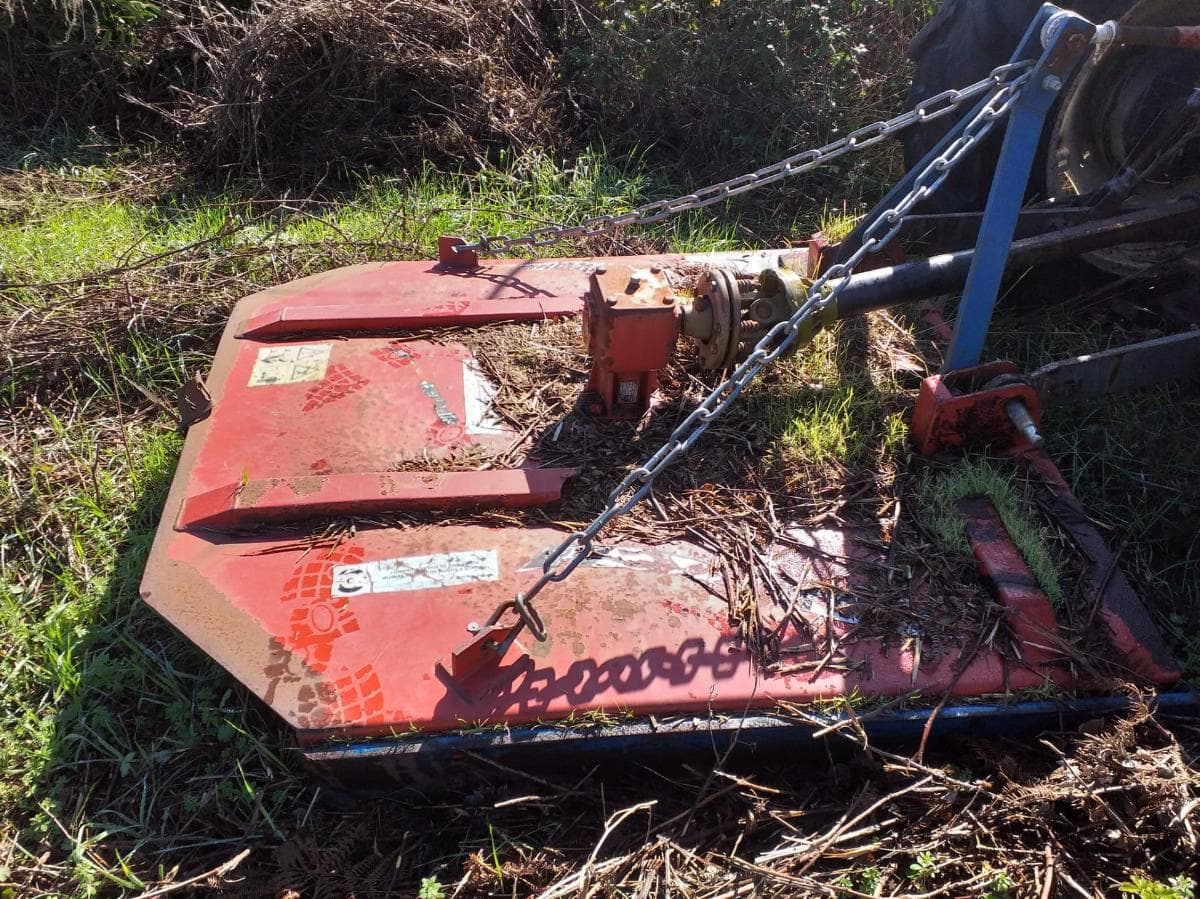 Trator agrícola + Capinadeira