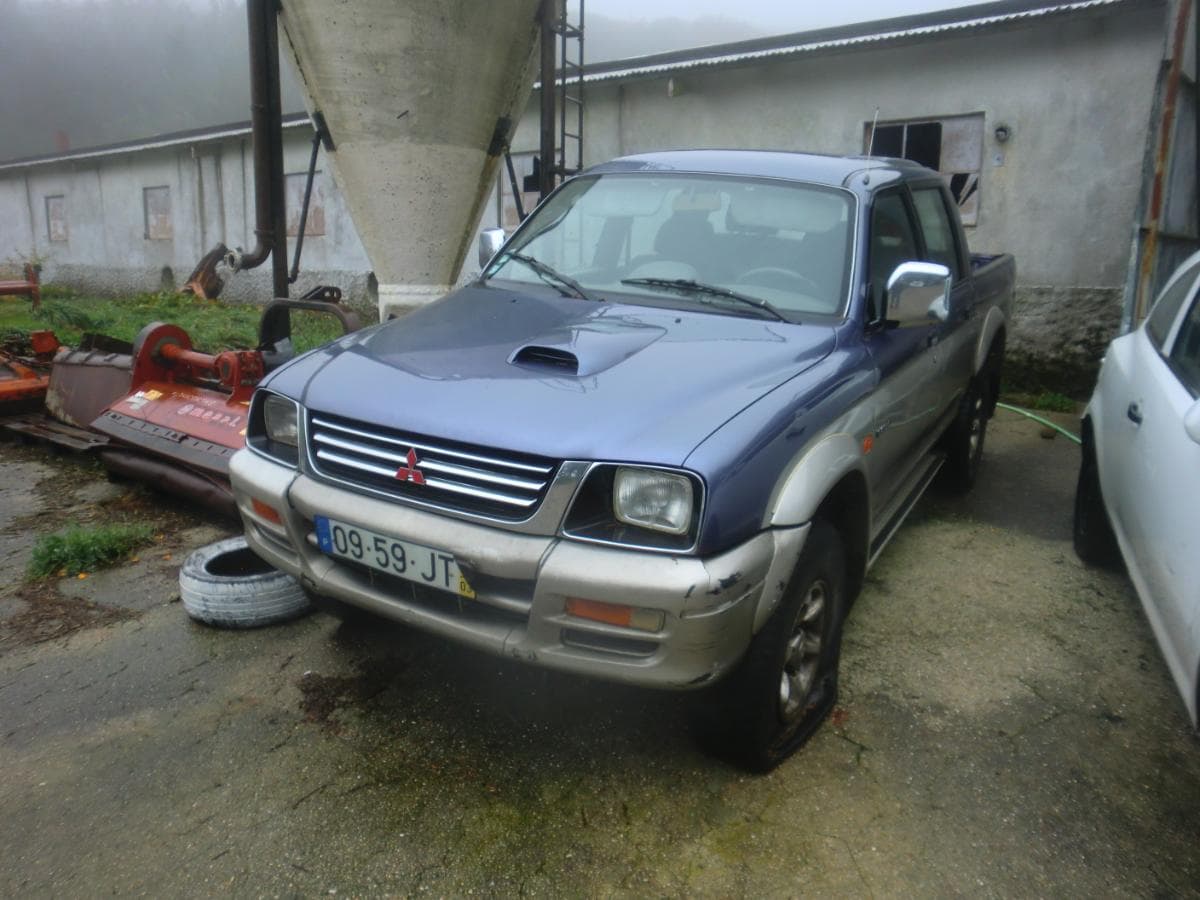 MITSUBISHI STRAKAR L200