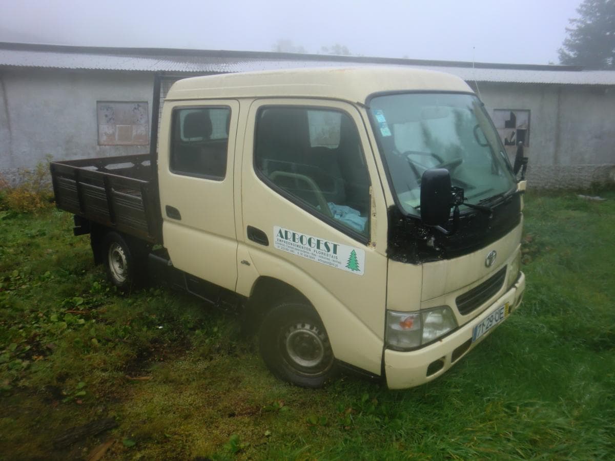 TOYOTA DYNA D-4D